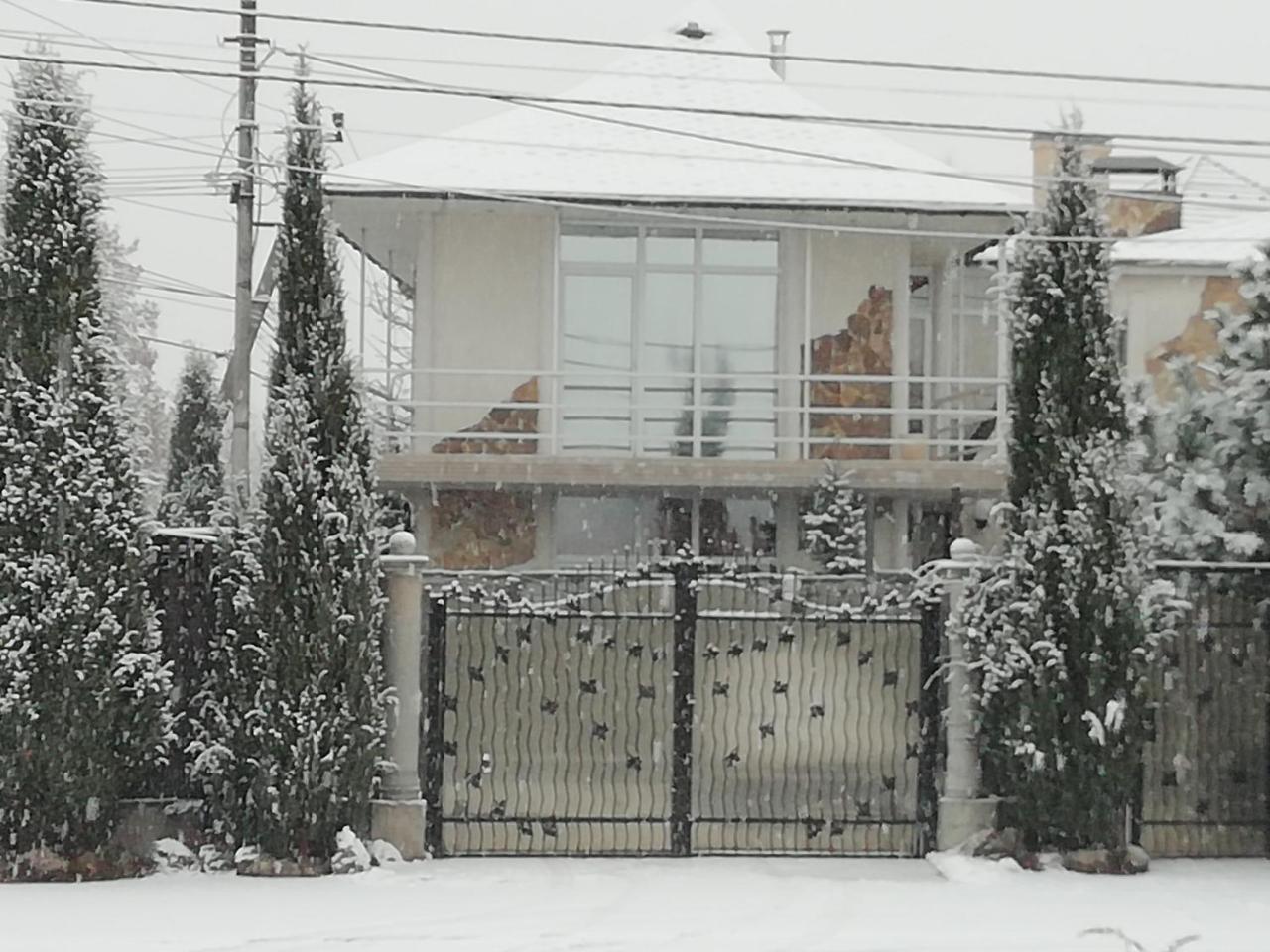 Petropavlovskaya BorshchagovkaТownhouse 84别墅 外观 照片